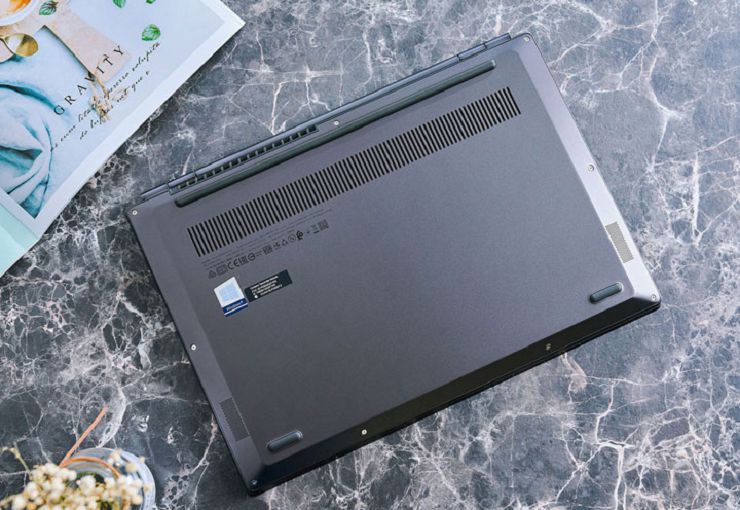 「雙面」好拍檔 Lenovo ThinkBook Plus 深度評測：背蓋整合電子墨水螢幕，創造筆電多元新用途！ - 阿祥的網路筆記本