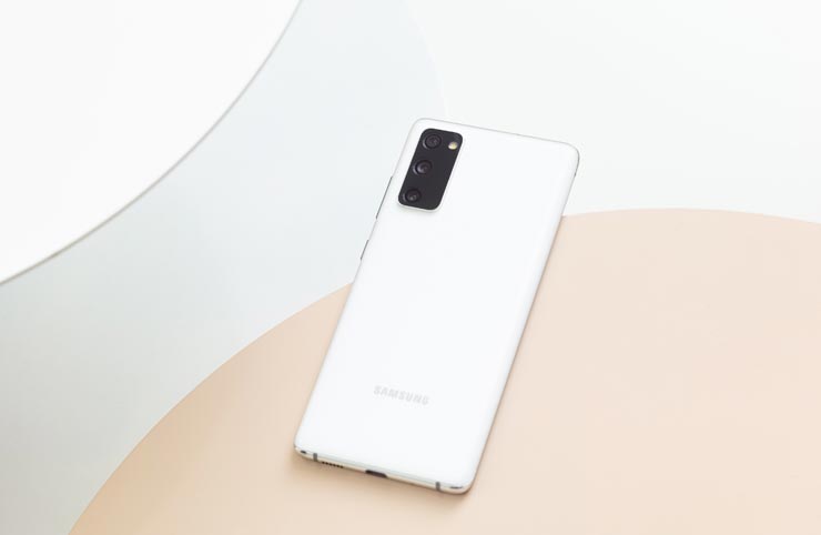 台灣三星推出 Galaxy S20 FE 5G 高規版（8 + 256 GB），三合一無線閃充充電板同步登場！ - 阿祥的網路筆記本