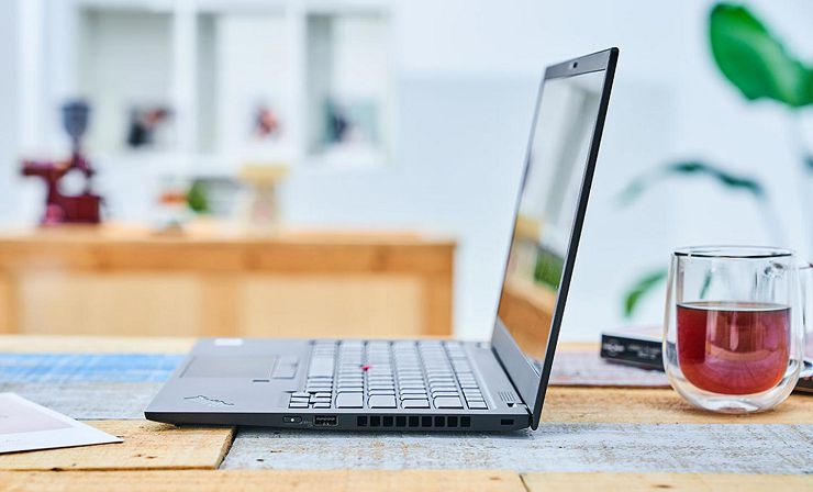 第 8 代 ThinkPad X1 Carbon 深度評測：輕薄依舊、全能高效，最強商務筆電再臨！ - 阿祥的網路筆記本