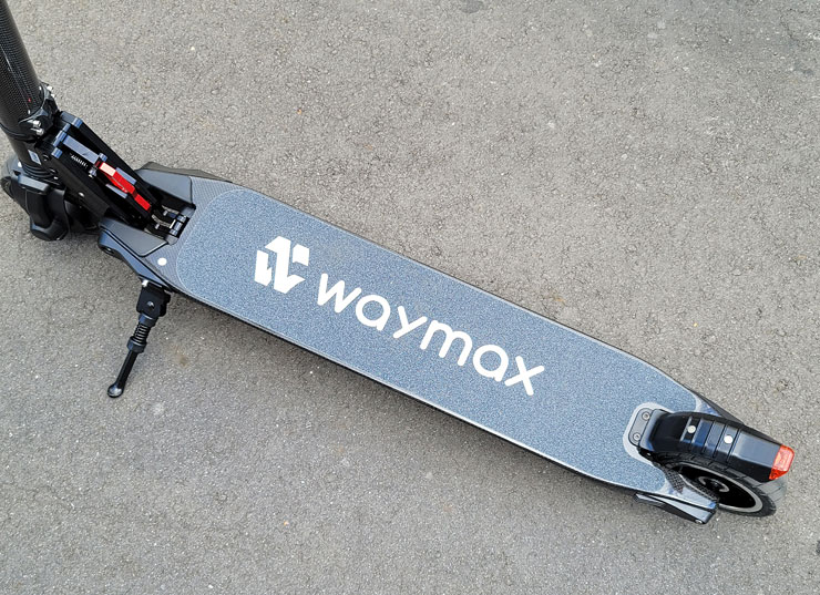 兼具輕巧與堅固性：Waymax X6碳纖維電動滑板車開箱體驗～輕型電動載具的首選，更是短距移動的利器！ - 阿祥的網路筆記本