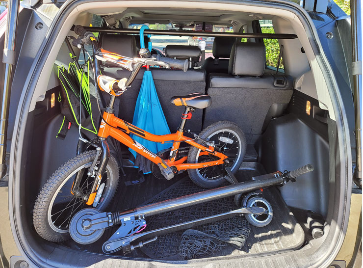 兼具輕巧與堅固性：Waymax X6碳纖維電動滑板車開箱體驗～輕型電動載具的首選，更是短距移動的利器！ - 阿祥的網路筆記本