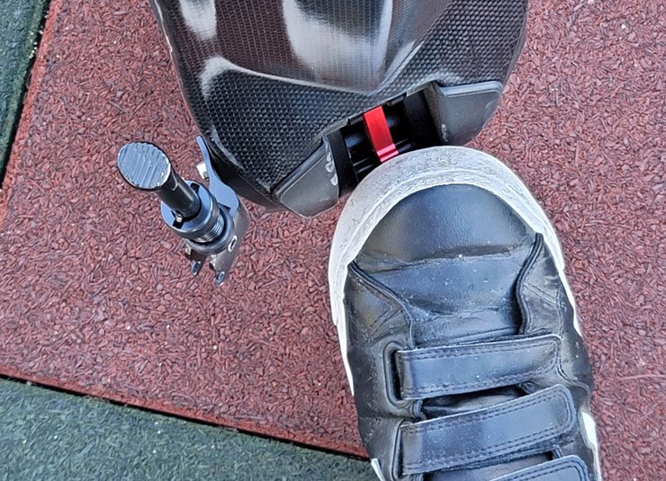 兼具輕巧與堅固性：Waymax X6碳纖維電動滑板車開箱體驗～輕型電動載具的首選，更是短距移動的利器！ - 阿祥的網路筆記本