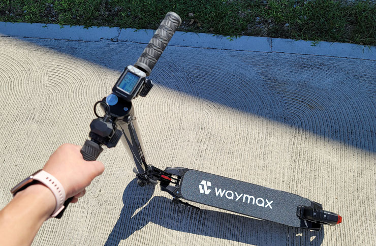 兼具輕巧與堅固性：Waymax X6碳纖維電動滑板車開箱體驗～輕型電動載具的首選，更是短距移動的利器！ - 阿祥的網路筆記本