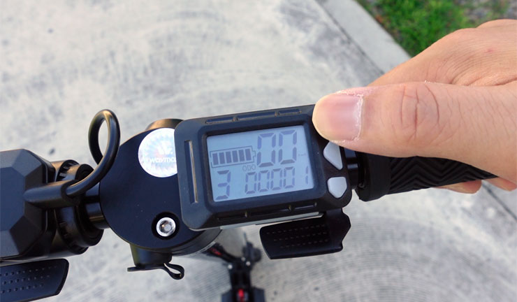 兼具輕巧與堅固性：Waymax X6碳纖維電動滑板車開箱體驗～輕型電動載具的首選，更是短距移動的利器！ - 阿祥的網路筆記本