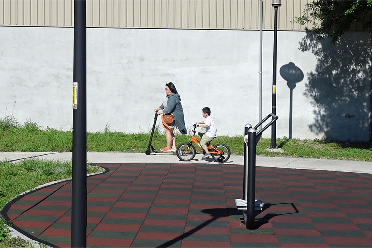 兼具輕巧與堅固性：Waymax X6碳纖維電動滑板車開箱體驗～輕型電動載具的首選，更是短距移動的利器！ - 阿祥的網路筆記本