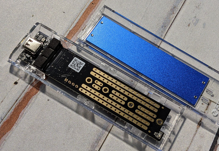 ORICO NVMe M.2 SSD 外接盒開箱：纖薄體積，設計有型～效能表現不俗！ - 阿祥的網路筆記本