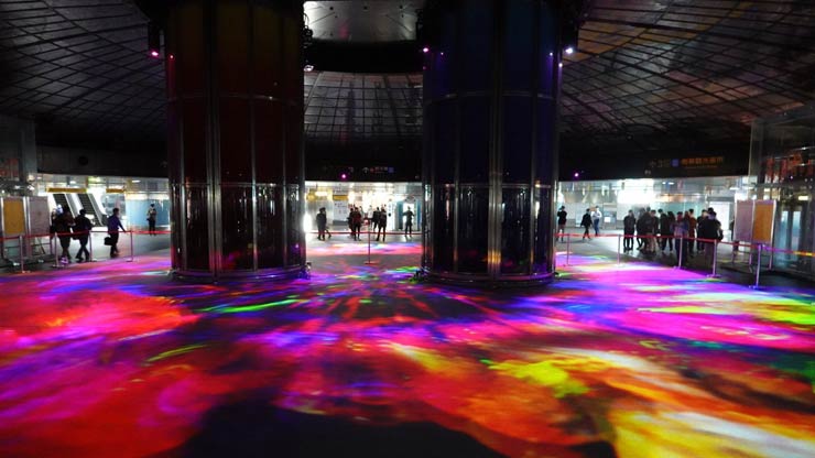 Epson 推出全球最輕巧 30000 流明 3LCD 雷射投影機 EB-L30000U，打造高雄捷運「鳳翼天翔」體感互動光雕秀！ - 阿祥的網路筆記本