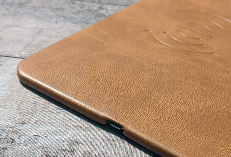 iBRIDGE Qi 無線充電皮革滑鼠墊開箱:質感優異,讓桌面化繁為簡的利器! - 阿祥的網路筆記本 iBRIDGE Qi 無線充電皮革滑鼠墊開箱:質感優異,讓桌面化繁為簡的利器! - 阿祥的網路筆記本