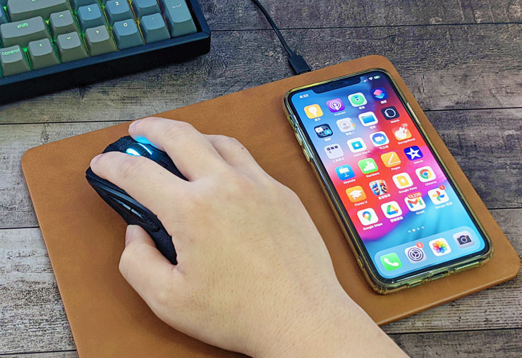iBRIDGE Qi 無線充電皮革滑鼠墊開箱:質感優異,讓桌面化繁為簡的利器! - 阿祥的網路筆記本 iBRIDGE Qi 無線充電皮革滑鼠墊開箱:質感優異,讓桌面化繁為簡的利器! - 阿祥的網路筆記本