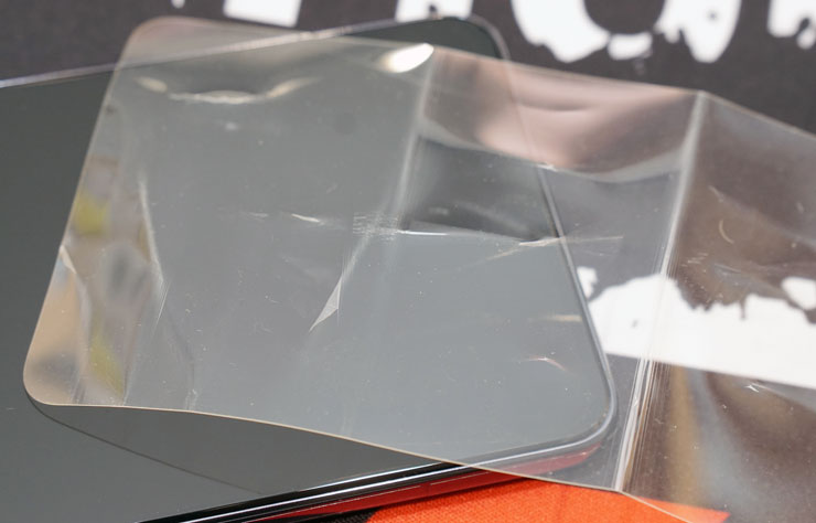 手感一流，指紋解鎖超犀利！ZEELOT 滿版玻璃保護貼 for 三星 Galaxy S21 全系列開箱與使用心得分享！ - 阿祥的網路筆記本