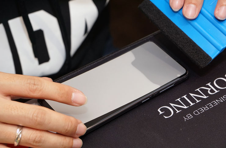 手感一流，指紋解鎖超犀利！ZEELOT 滿版玻璃保護貼 for 三星 Galaxy S21 全系列開箱與使用心得分享！ - 阿祥的網路筆記本