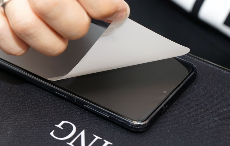 手感一流，指紋解鎖超犀利！ZEELOT 滿版玻璃保護貼 for 三星 Galaxy S21 全系列開箱與使用心得分享！ - 阿祥的網路筆記本