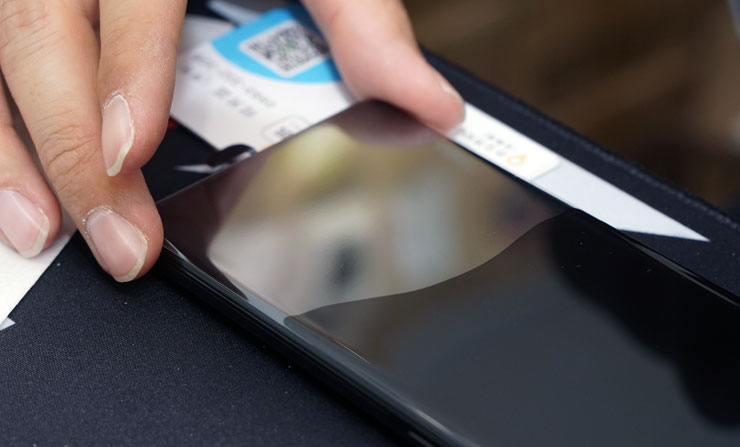 手感一流，指紋解鎖超犀利！ZEELOT 滿版玻璃保護貼 for 三星 Galaxy S21 全系列開箱與使用心得分享！ - 阿祥的網路筆記本