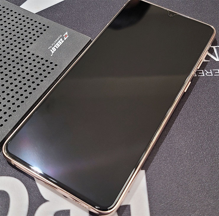 手感一流，指紋解鎖超犀利！ZEELOT 滿版玻璃保護貼 for 三星 Galaxy S21 全系列開箱與使用心得分享！ - 阿祥的網路筆記本