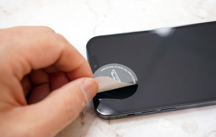 呵護雙眼也能兼顧畫質！ZEELOT 抗藍光滿版玻璃保護貼 for iPhone 11 / iPhone 12 系列開箱與使用心得！ - 阿祥的網路筆記本