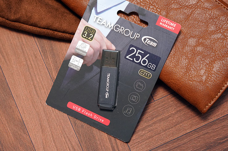 十銓 C211 紳士碟開箱：極簡時尚，輕巧易攜的大容量隨身碟之選！ - 阿祥的網路筆記本