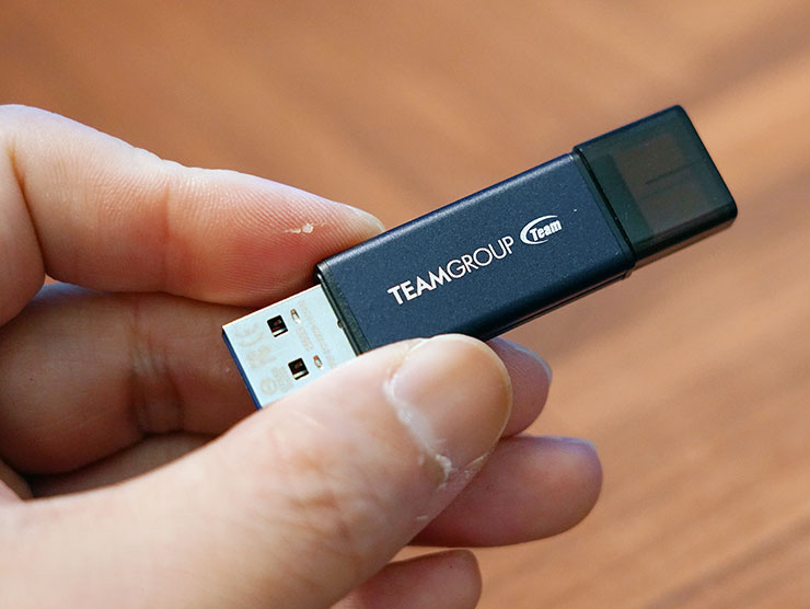 十銓 C211 紳士碟開箱：極簡時尚，輕巧易攜的大容量隨身碟之選！ - 阿祥的網路筆記本