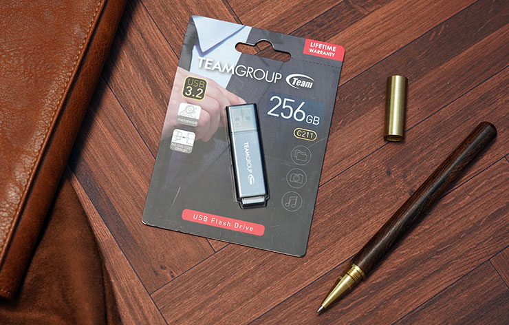 十銓 C211 紳士碟開箱：極簡時尚，輕巧易攜的大容量隨身碟之選！ - 阿祥的網路筆記本