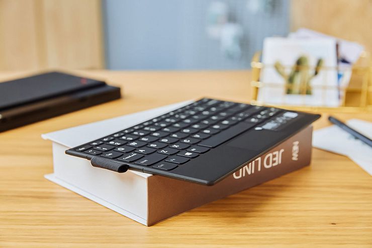 Lenovo ThinkPad X1 Fold 深度評測：可摺疊螢幕、磁吸式無線鍵盤搭配手寫筆，提前體驗來自未來的筆電！ - 阿祥的網路筆記本
