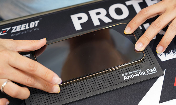 ZEELOT 滿版玻璃保護貼 for iPhone 13 系列開箱:高清透+抗藍光二合一、電競霧與防窺探一應俱全!給你優異品質,還幫你省荷包! - 阿祥的網路筆記本 ZEELOT 滿版玻璃保護貼 for iPhone 13 系列開箱:高清透+抗藍光二合一、電競霧與防窺探一應俱全!給你優異品質,還幫你省荷包! - 阿祥的網路筆記本