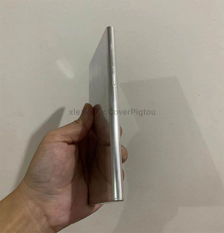 三星 Galaxy S22 Ultra 金屬模型機曝光，揭露兩個重要設計關鍵！ - 阿祥的網路筆記本