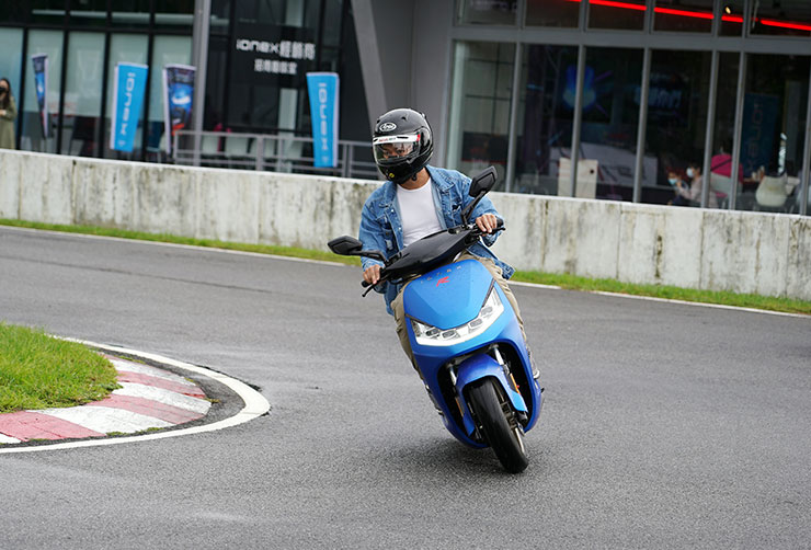 挑戰最速二輪電動車!光陽 IONEX S7R 城市鋼砲電動機車試乘會現場直擊! - 阿祥的網路筆記本 挑戰最速二輪電動車!光陽 IONEX S7R 城市鋼砲電動機車試乘會現場直擊! - 阿祥的網路筆記本