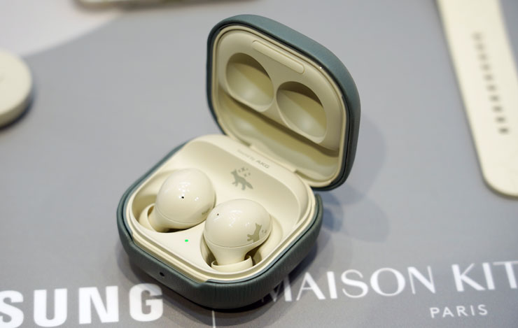 三星攜手 Maison Kitsuné 打造 Galaxy Watch 4 與 Galaxy Buds 2 特別版!「法日混血小狐狸」進入銀河系~超可愛實機搶先看! - 阿祥的網路筆記本 三星攜手 Maison Kitsuné 打造 Galaxy Watch 4 與 Galaxy Buds 2 特別版!「法日混血小狐狸」進入銀河系~超可愛實機搶先看! - 阿祥的網路筆記本