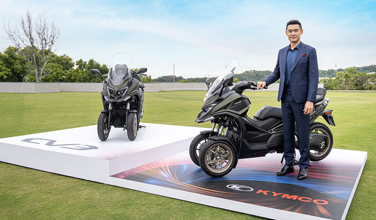 KYMCO 2021 EICMA 米蘭車展展前記者會發佈 AK550 新版本、跨界三輪 CV3，將於 2002 上半年推出！ - 阿祥的網路筆記本