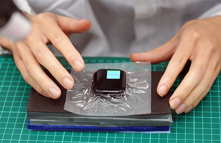 HAO 果凍膠玻璃保護貼專為 Apple Watch Series 7 量身打造，帶來全滿版、全透明的原機體驗，同場加映小豪包膜永和旗艦館 2.0 開箱！ - 阿祥的網路筆記本