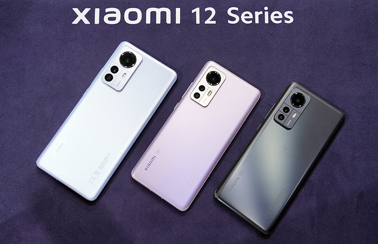 今年小米數字系列的 Xiaomi 12 系列共有 Xiaomi 12 Pro、Xiaomi 12 與 Xiaomi 12X 三款新機。