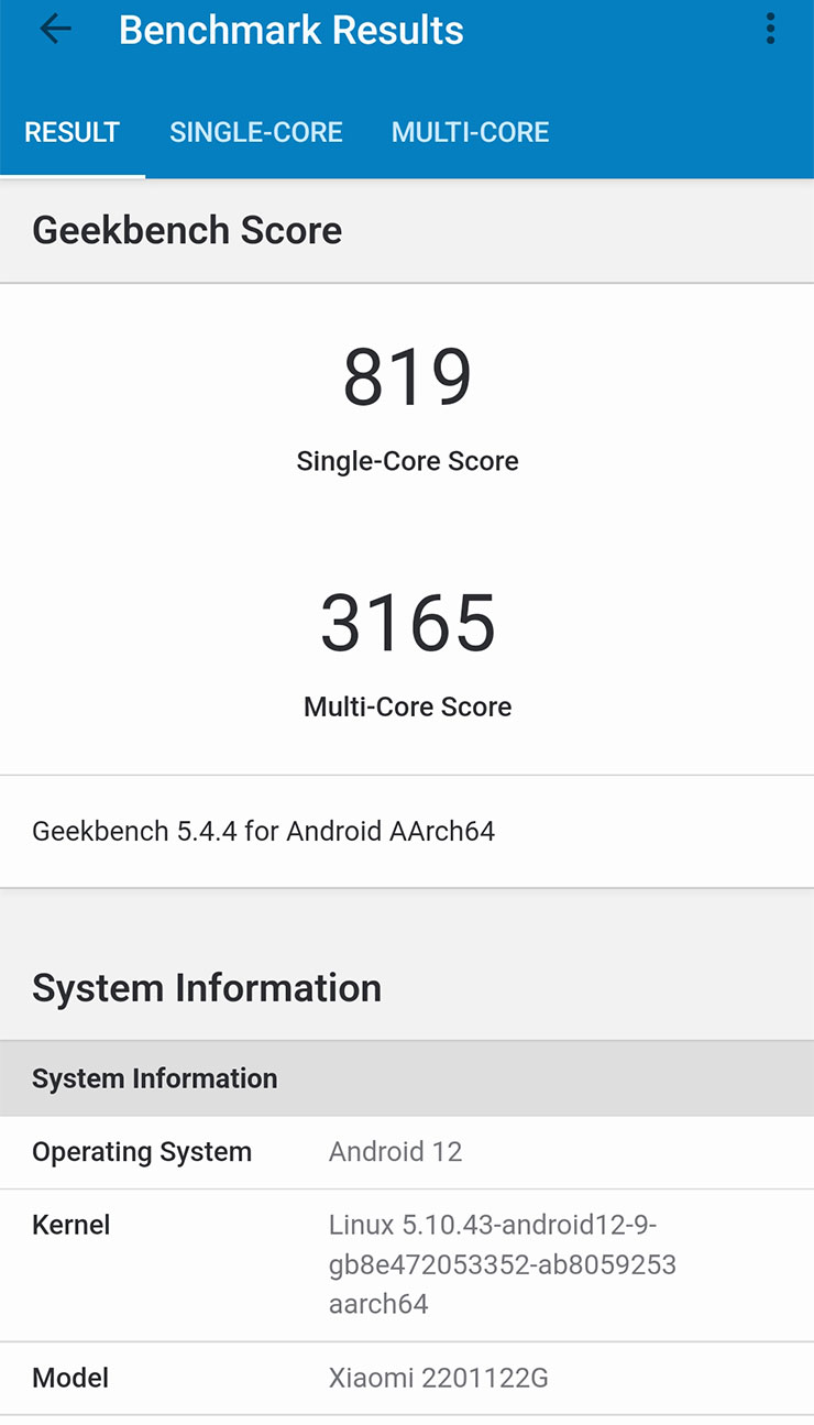 透過 Geekbench 5 實測處理器的效能，Xiaomi 12 Pro 獲得單核 819 分、多核 3165 分的成績。