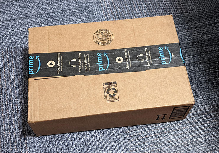 阿祥是在 Amazon 上購買的，外盒包裝長這樣