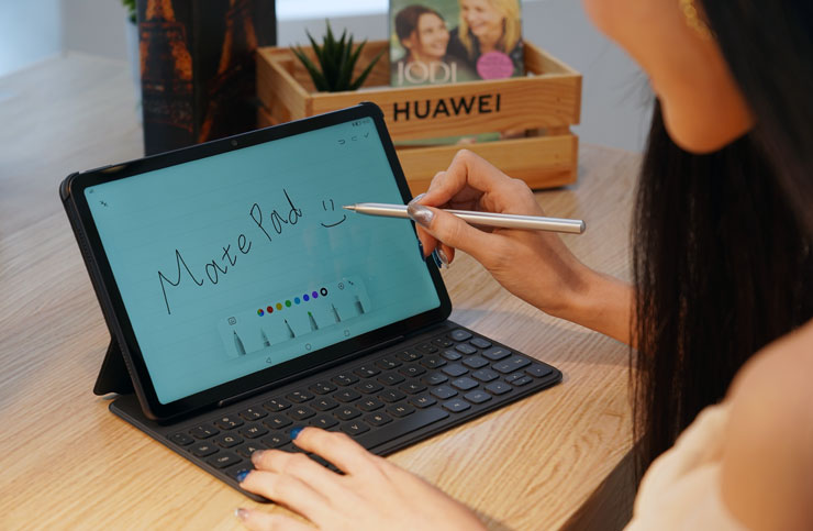 HUAWEI M-Pencil 具備 4096 階感壓，可模擬真實筆觸