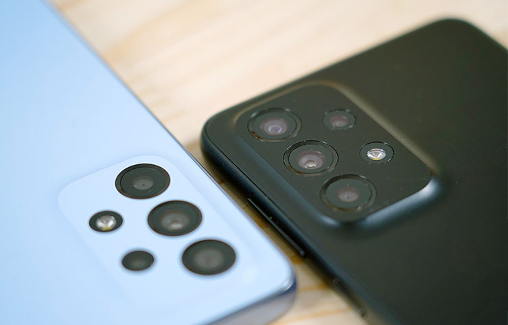 主相機的配置，兩款手機同樣是四鏡頭設計，但內在的規格卻有不同。
