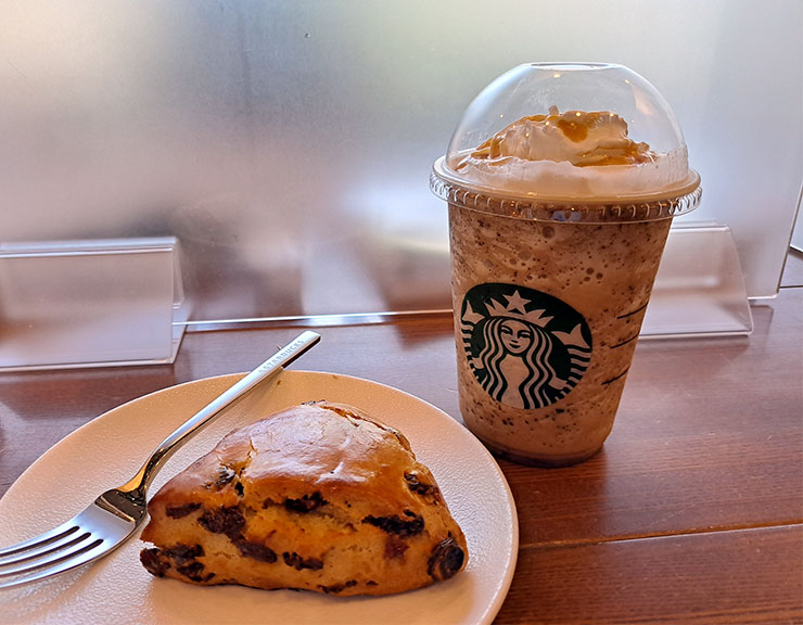 Galaxy A53 5G 實拍照 星巴克 室內