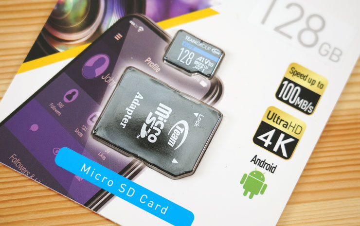十銓 Elite Micro SDXC UHS-1 記憶卡包裝中也隨附了轉接 SD 規格的轉接卡，可適用的裝置最多，同時也可以看到最高 100 MB/s 的存取效率（連續讀取），可符合 4K UHD 錄製規格，並相容於 Android 系統。