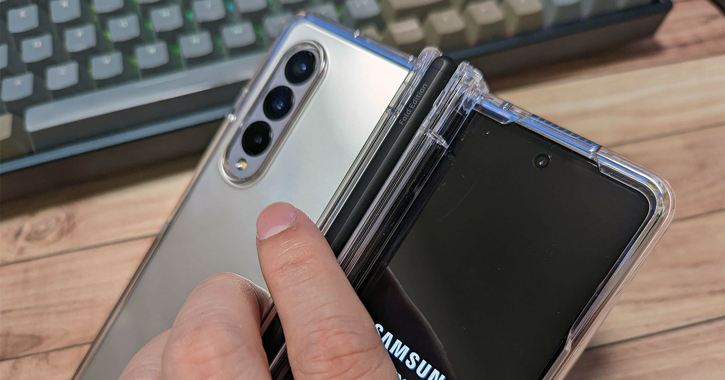 Araree for 三星 Galaxy Z Fold3 全覆蓋透明保護殼開箱：簡約外觀，自帶 S Pen 收納功能！ - 阿祥的網路筆記本