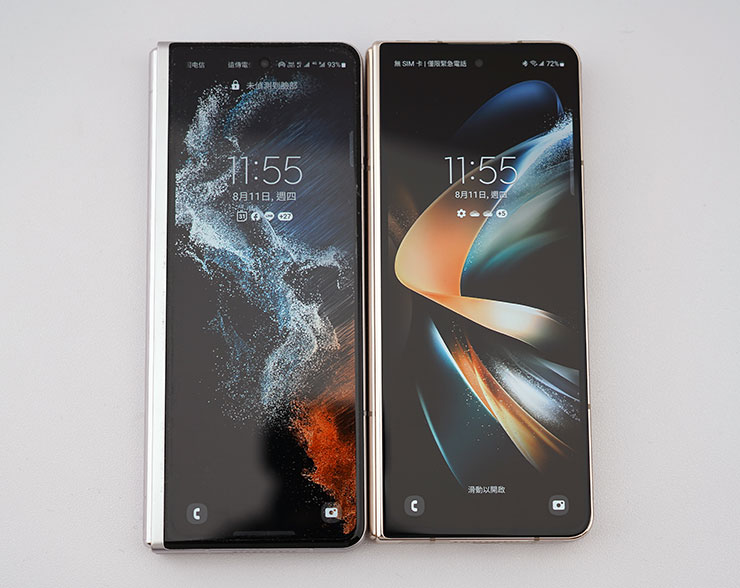 圖左為 Galaxy Z Fold3，圖右為 Galaxy Z Fold4，可以看出封面螢幕的比例差異。