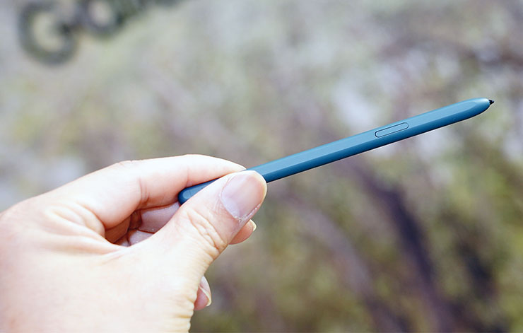 S Pen 也與保護殼有同色款式。