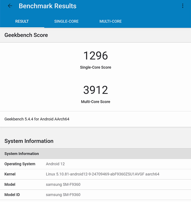 透過 GeekBench 5 實測，Galaxy Z Fold4 獲得單核 1296 分，多核 3912 分的成績。