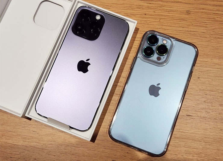 繼去年 iPhone13 Pro 系列的「天峰藍」新色之後，今年的 iPhone14 Pro 系列新色「深紫色」也成為最多人的首選！