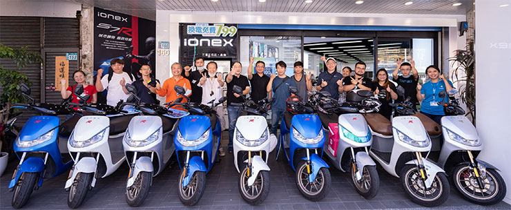 光陽電動車Ionex為讓消費者實際感受IPU性能升級方案的優點，特邀10位Ionex S7R現有車主搶先升級