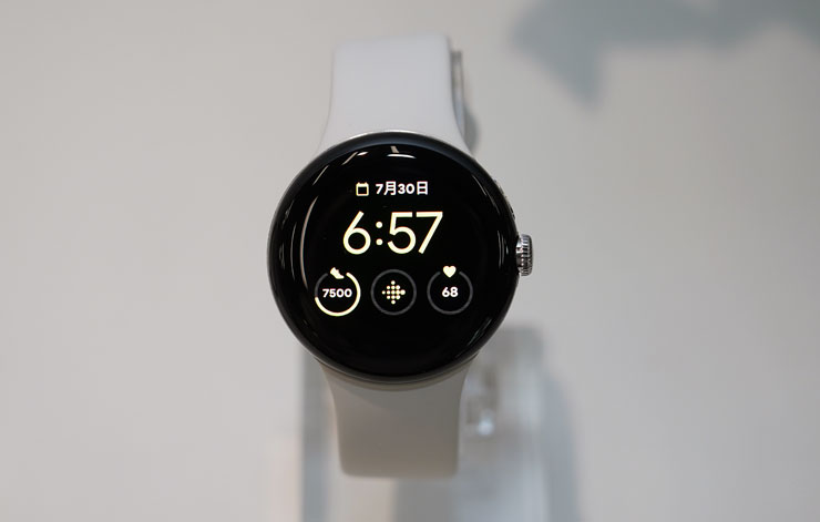 Pixel Watch 的錶盤為全黑設計