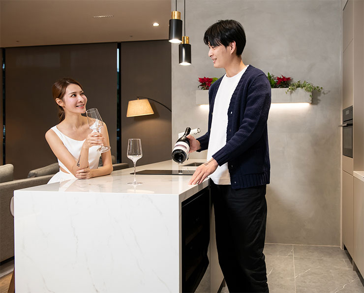 伊萊克斯打造全台首間「美好生活體驗館」,北歐風空間引領人性化智慧家庭生活! - 阿祥的網路筆記本 都會風格廚房專為現代小家庭設計,無論何種廚房格局或是家庭成員組合,伊萊克斯都能提供最適合的使用體驗。