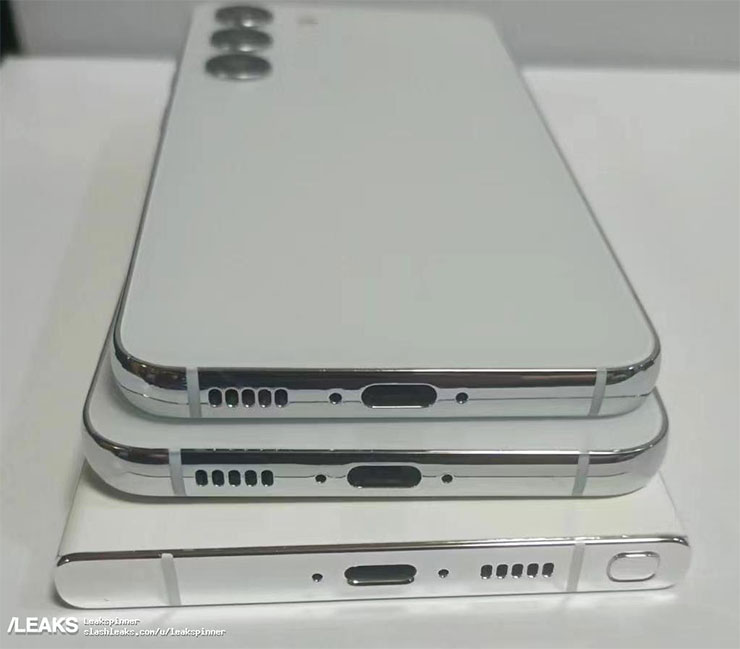 另一組 /LEAKS 流出的 Galaxy S23 全系列模型機比較，S23 Ultra 的底部邊框是平面設計，而 S23 與 S23+ 則是維持弧面的邊框設計