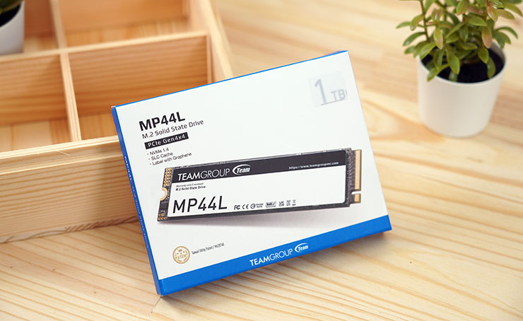 TeamGroup MP44L M.2 PCIe 4.0 SSD 開箱實測：效能表現符合主流需求，1mm 石墨烯鋁箔散熱貼更強化穩定性！ - 阿祥的網路筆記本