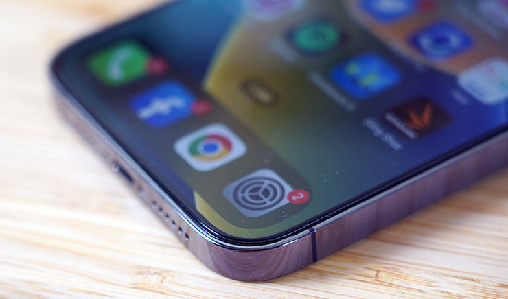 從邊角處的光澤可以發現到 HAO PRO 專業版果凍貼的圓弧導角。