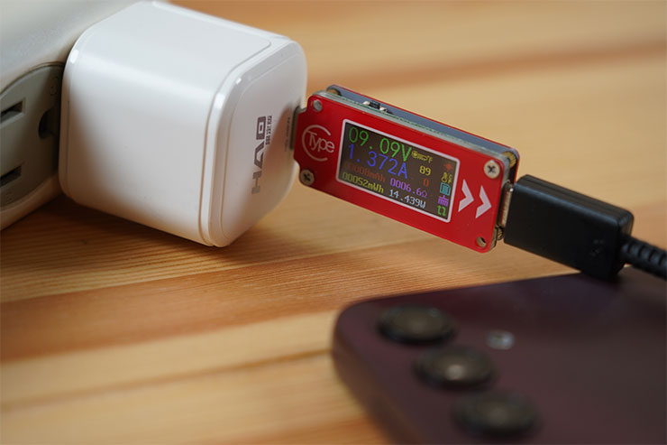 實測充電功率相當接近 15W 的輸出規格。