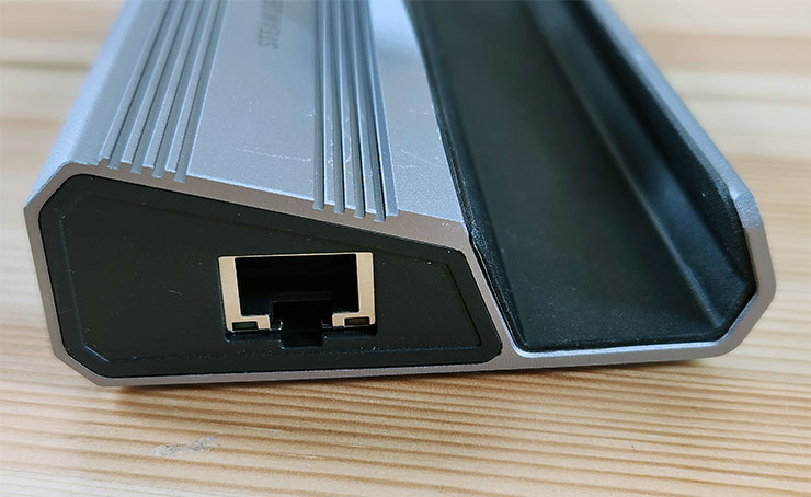 noda Steam Deck Docking Station 開箱:八合一擴充基座,好用嗎? - 阿祥的網路筆記本 左側有一個 RJ-45 乙網路孔
