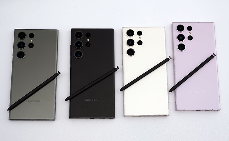 今年的 Galaxy S23 Ultra 同樣內建了 S Pen，且硬體規格升級幅度顯著，對於重視效能表現與追求極致相機功能的使用者來說是不二之選。